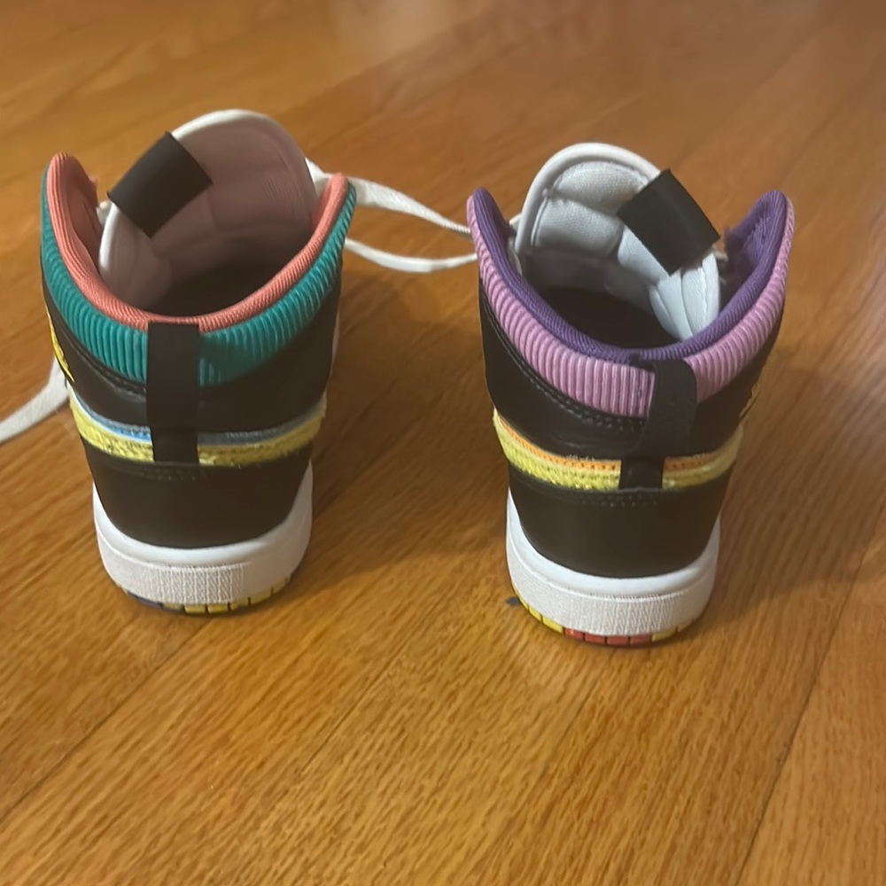 Jordan multi-color - Picture 3 of 14